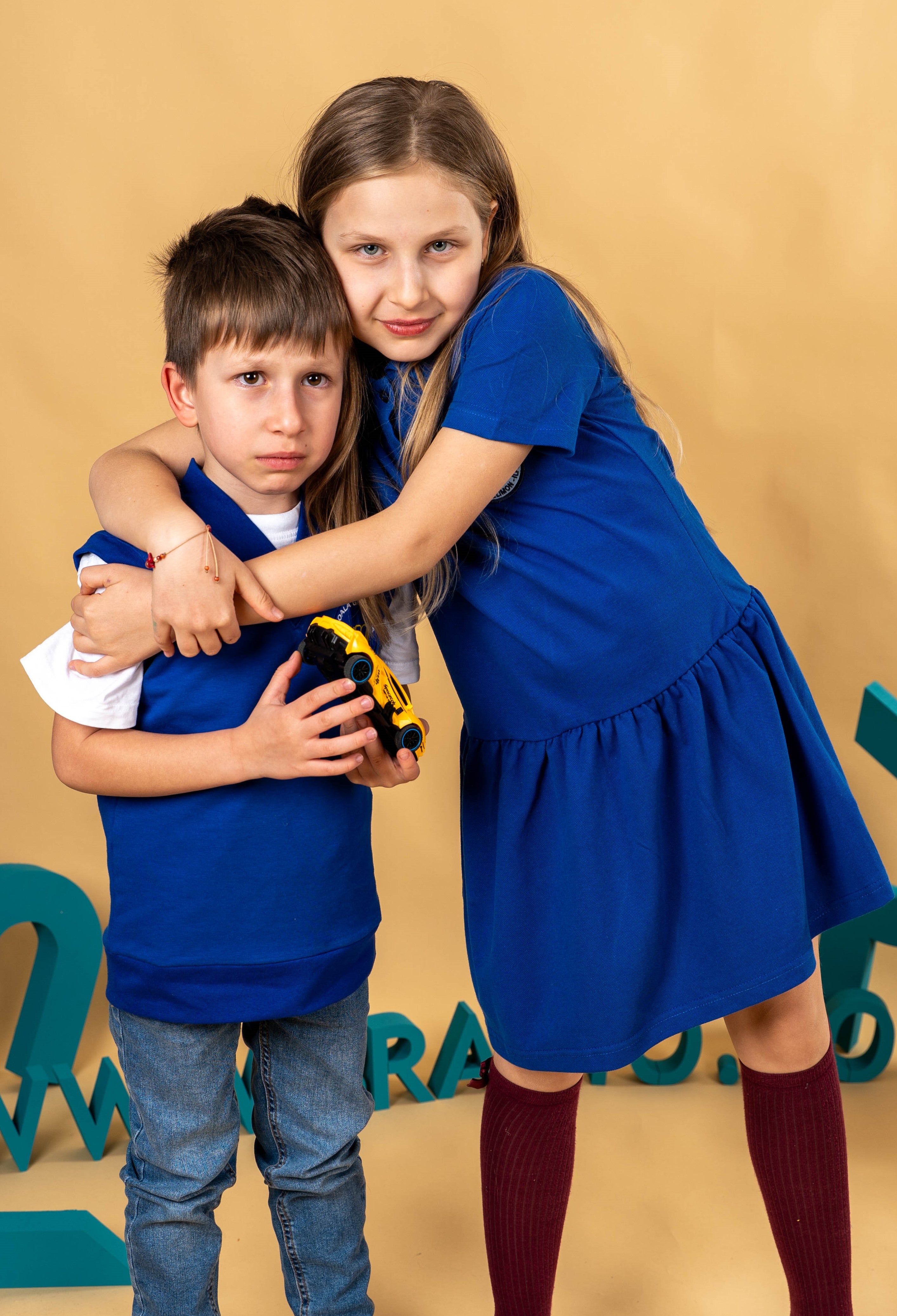 Sarafan cu mânecă scurtă și vestă – albastru royal cu personalizare