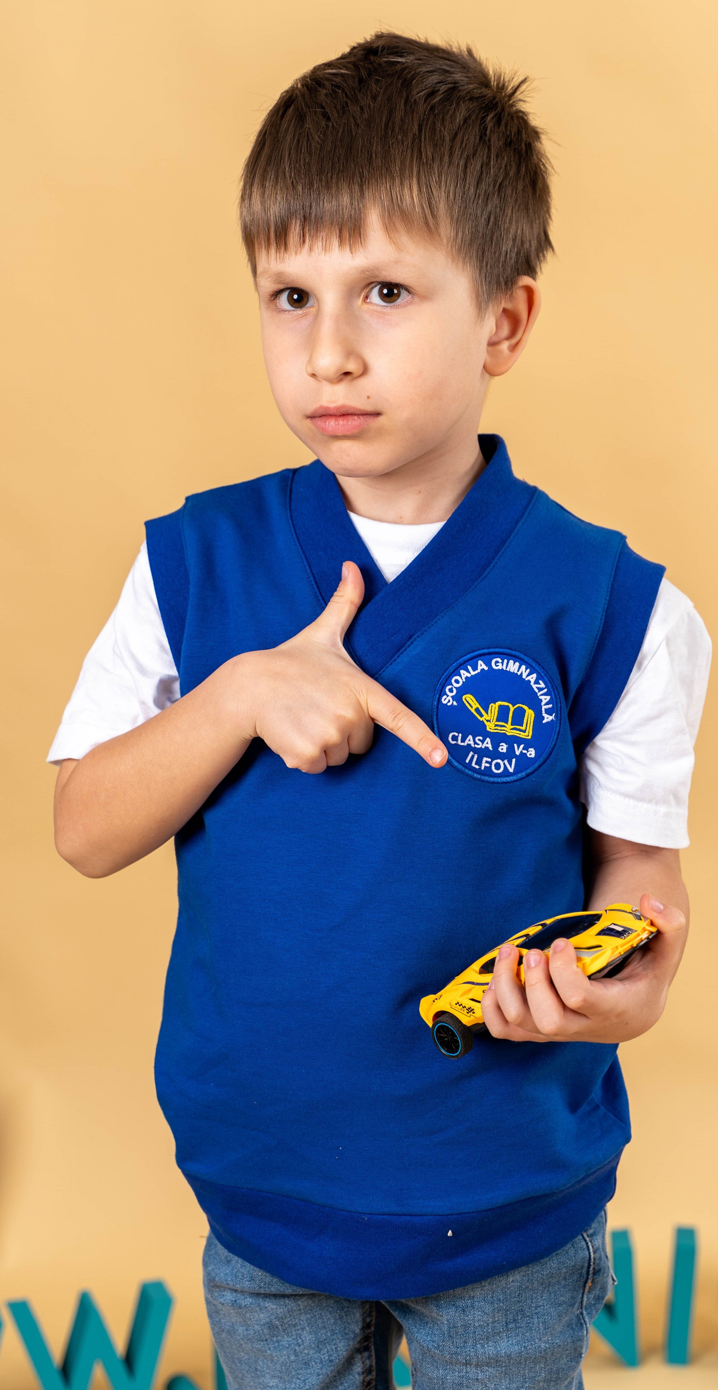 Sarafan cu mânecă scurtă și vestă – albastru royal cu personalizare