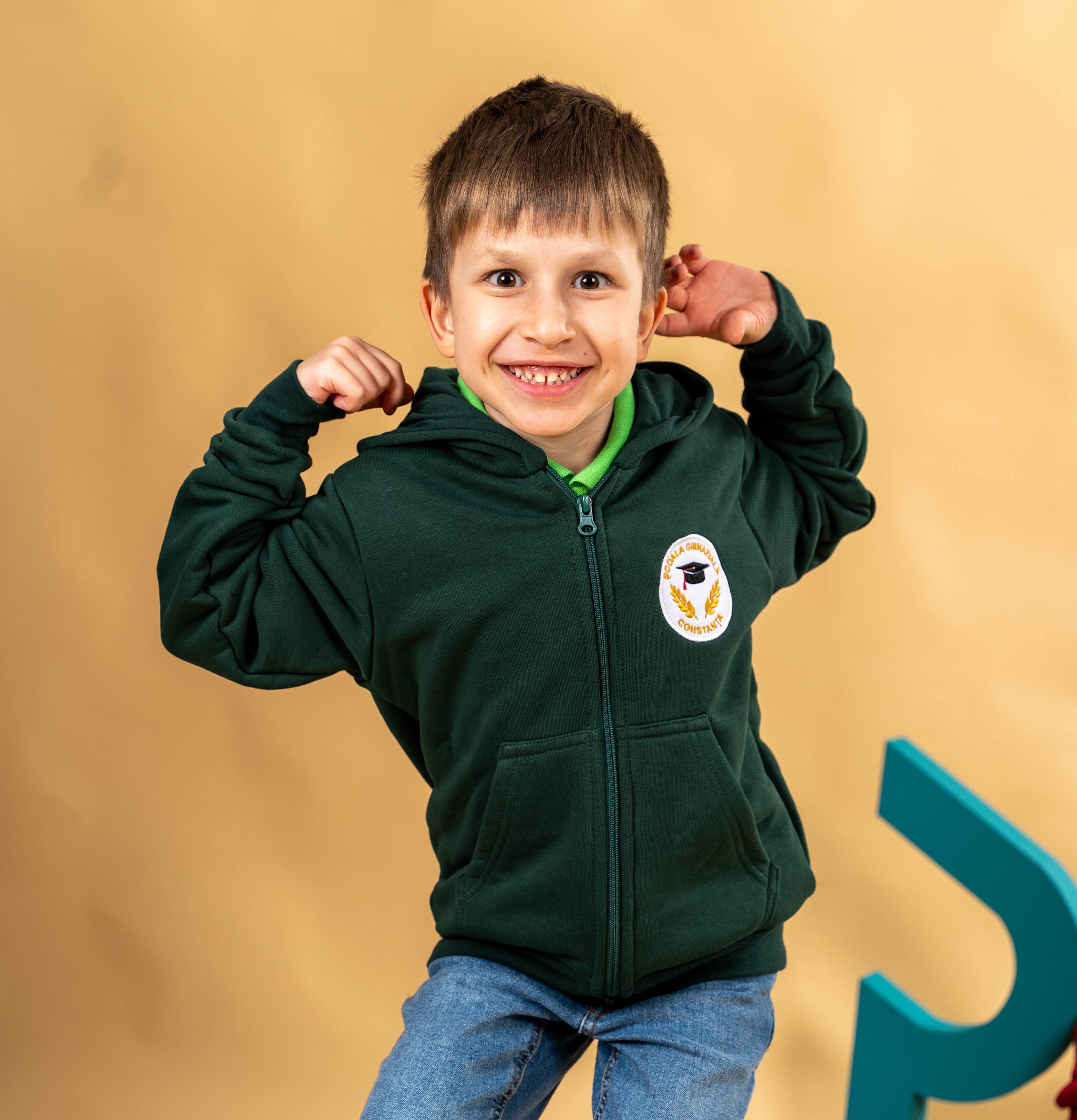 Hanorac pentru copii – verde cu personalizare prin broderie