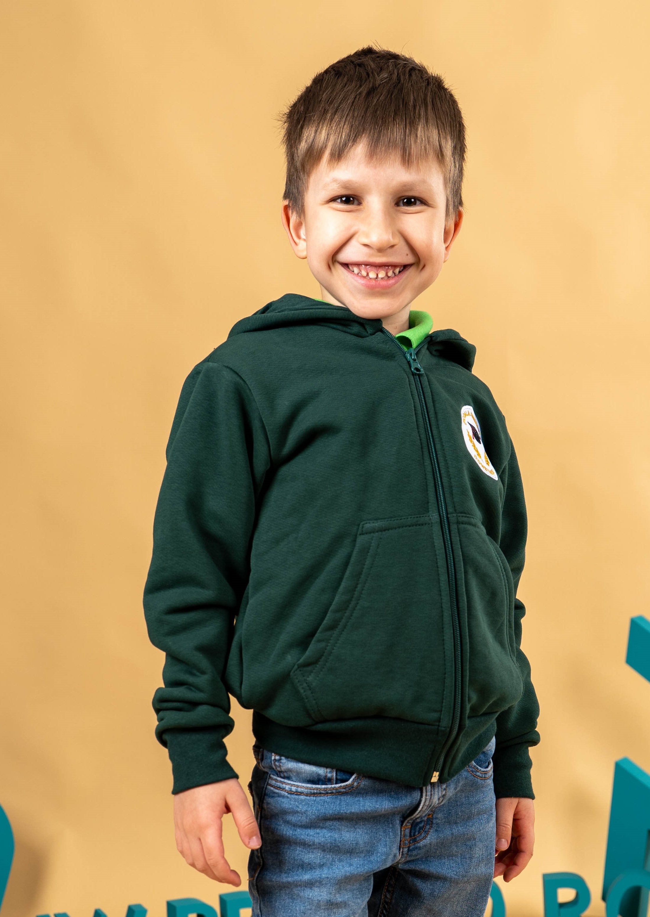 Hanorac pentru copii – verde cu personalizare prin broderie