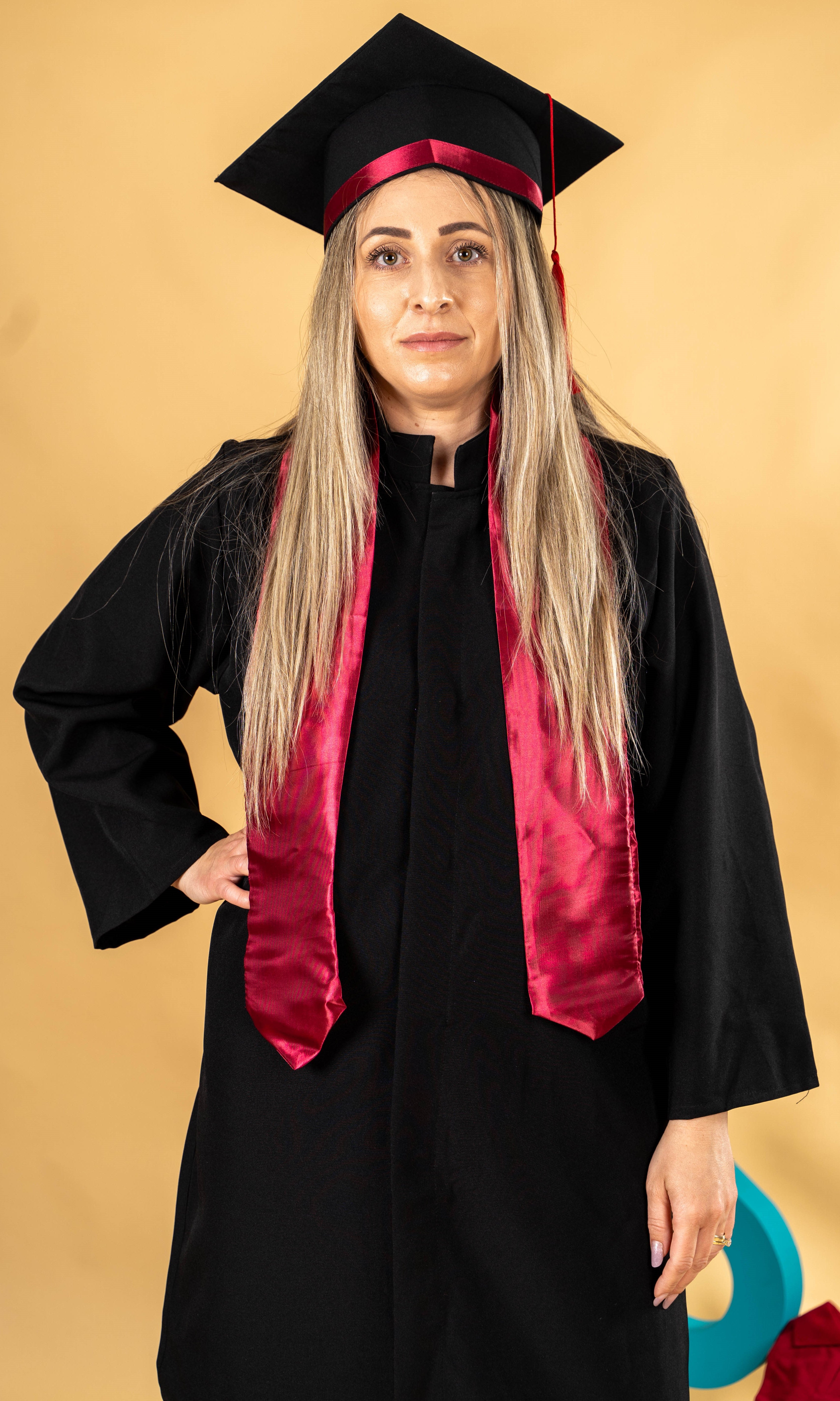 Set de absolvire – robă, eșarfă și tocă  Bordo - B43