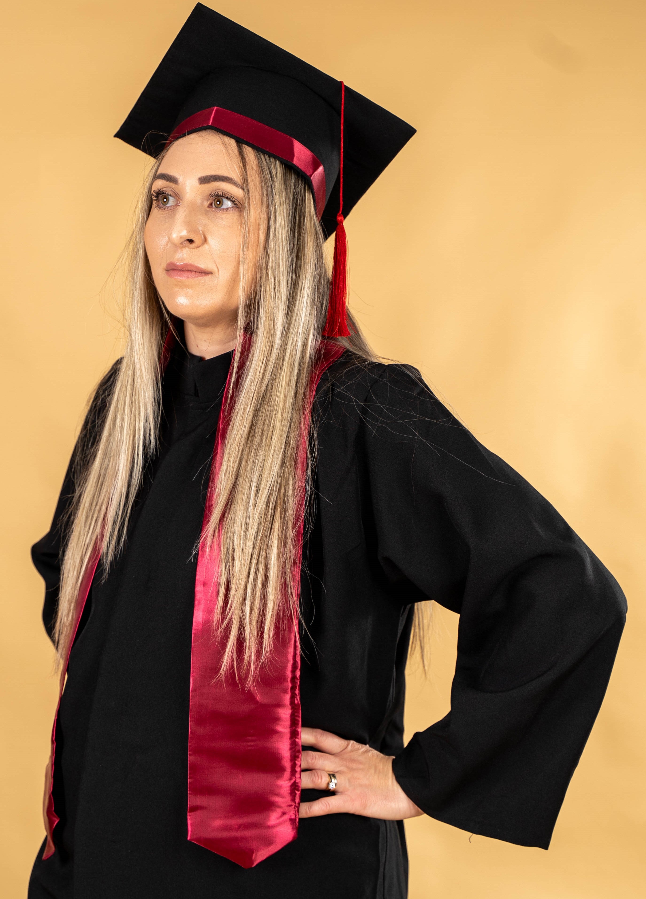 Set de absolvire – robă, eșarfă și tocă  Bordo - B43