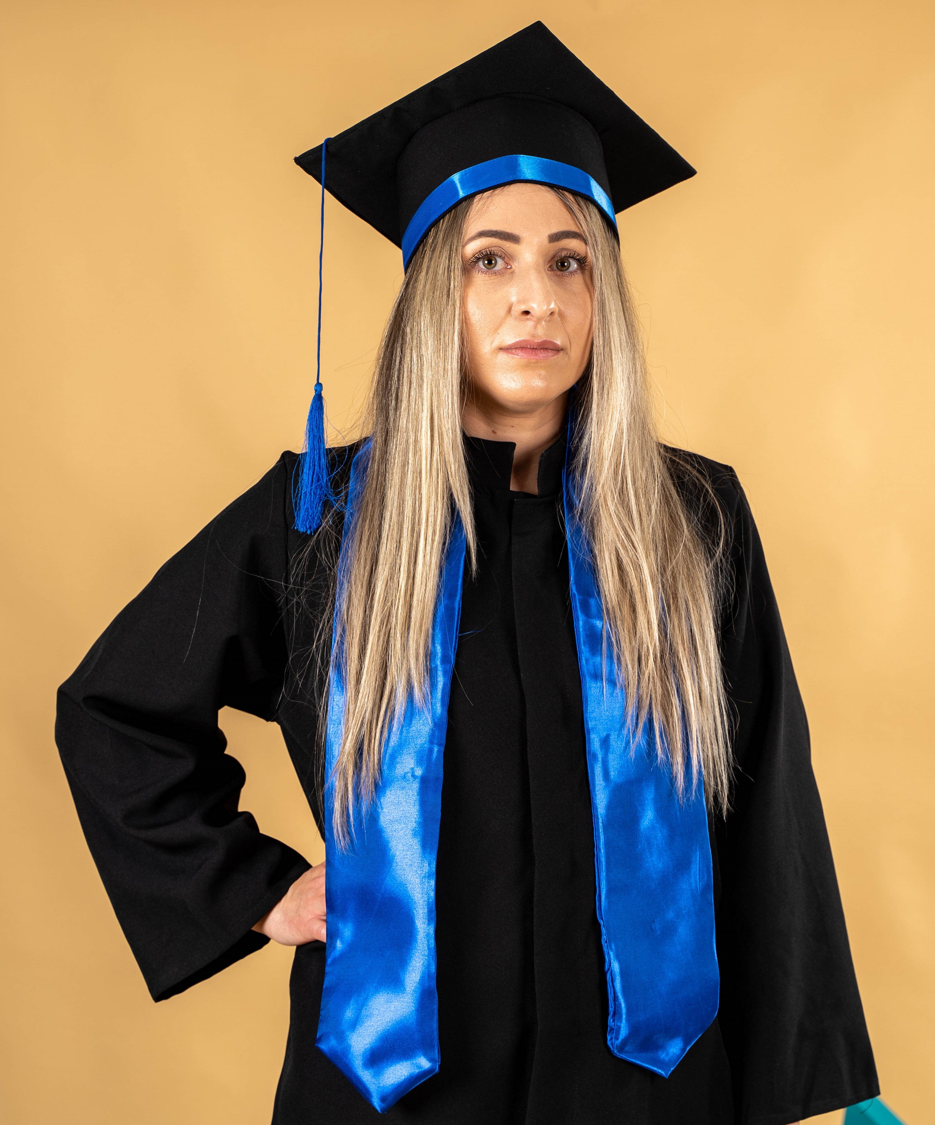 Set de absolvire – robă, eșarfă și tocă albastru - B47