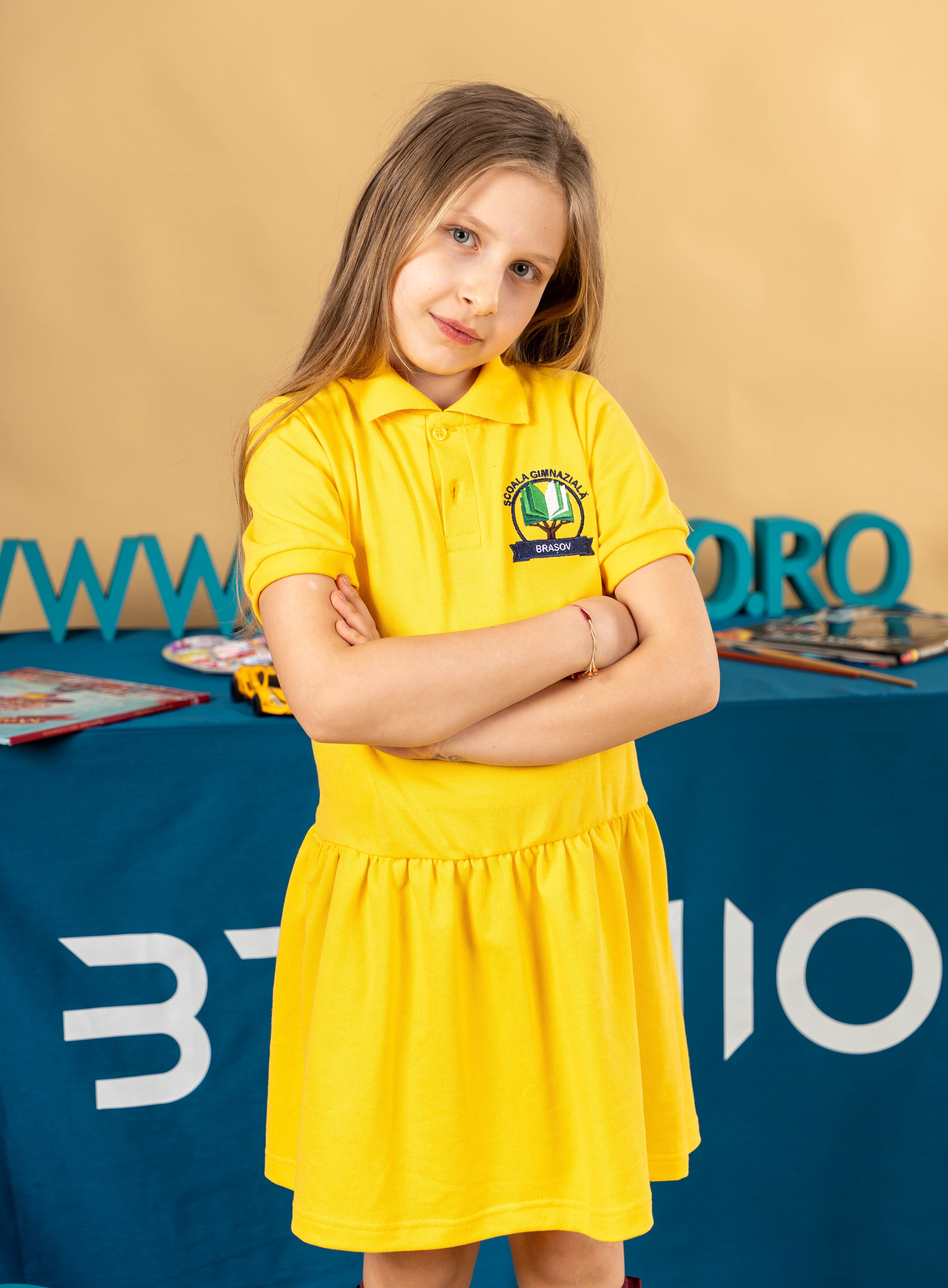 Sarafan fete maneca scurta galben