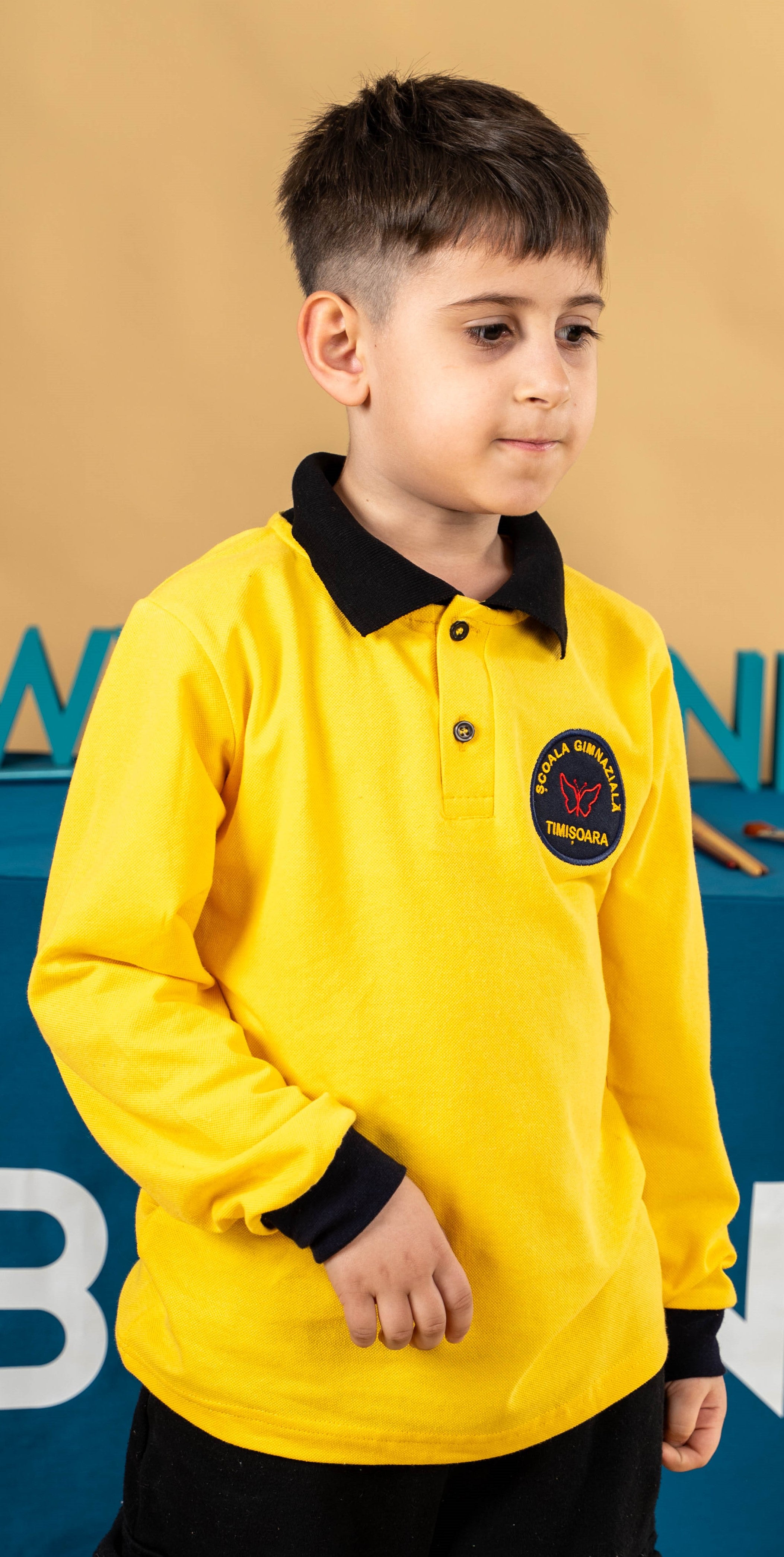 Tricouri polo bicolore cu mânecă lunga - Galben, verde, albastru, alb, negru, visiniu